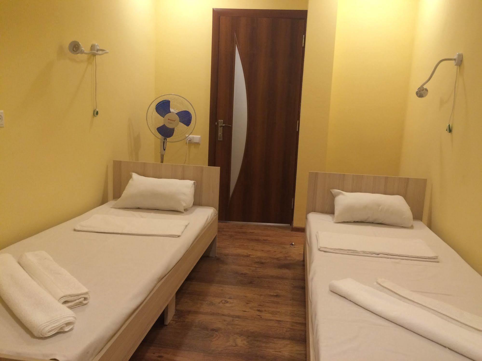 Hostel Your *